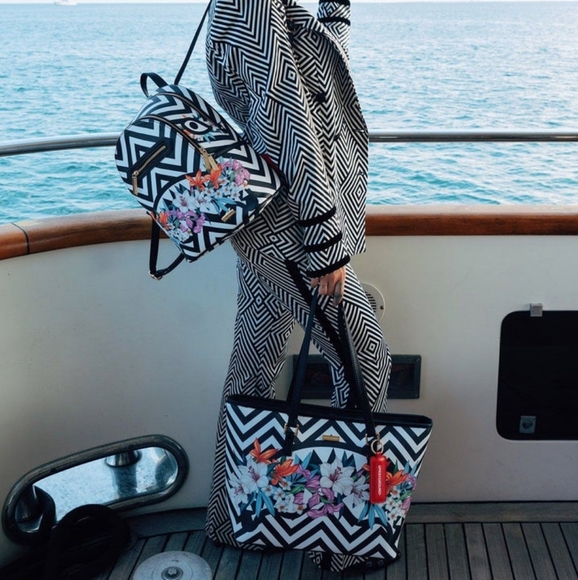 💦SPRAYGROUND "Cool" Glass House Savage Backpack👜🛍️ Need This for Trip!!! - Picture 10 of 16